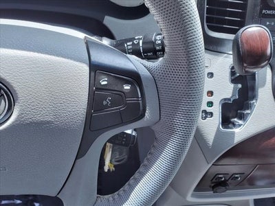 2014 Toyota Sienna XLE Mobility Auto Access 7 Passenger