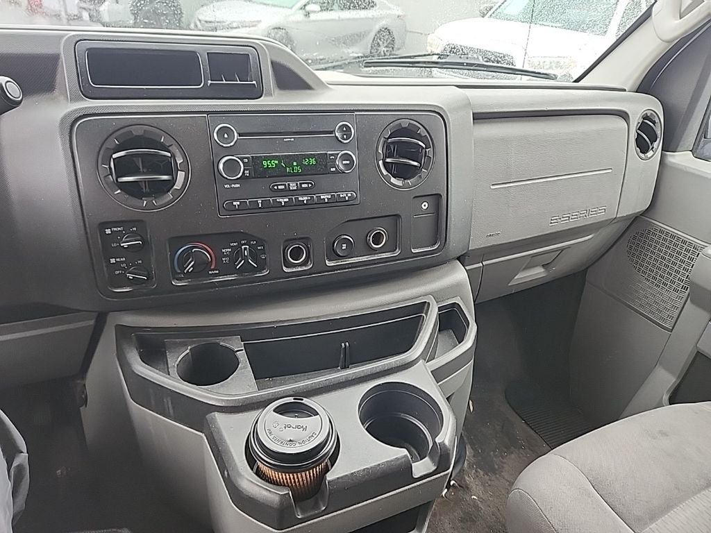 2013 Ford E-350SD XLT