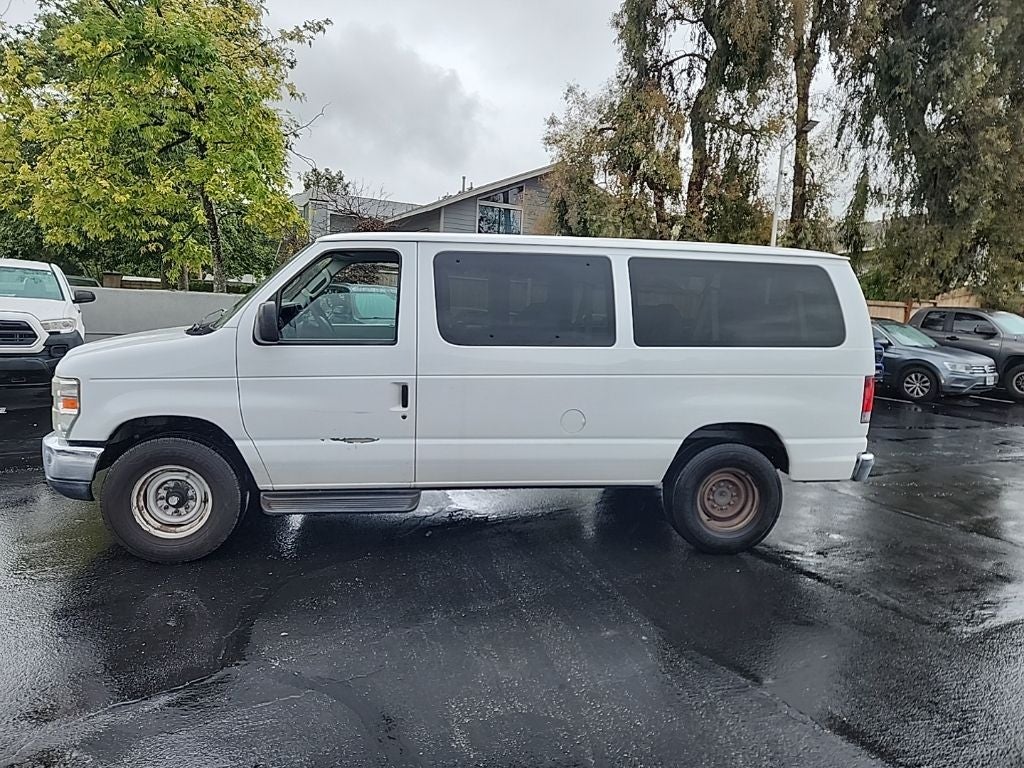 2013 Ford E-350SD XLT