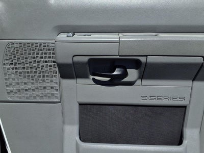 2013 Ford E-350SD XLT