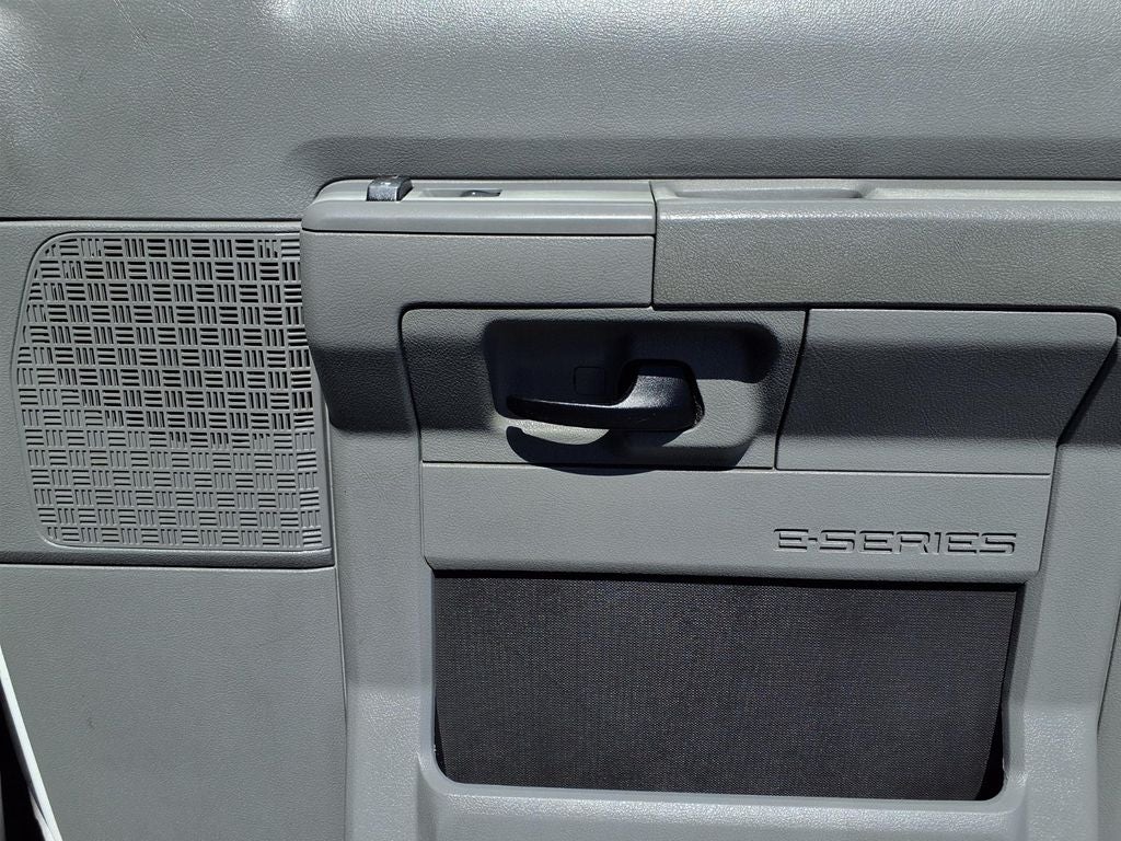 2013 Ford E-350SD XLT