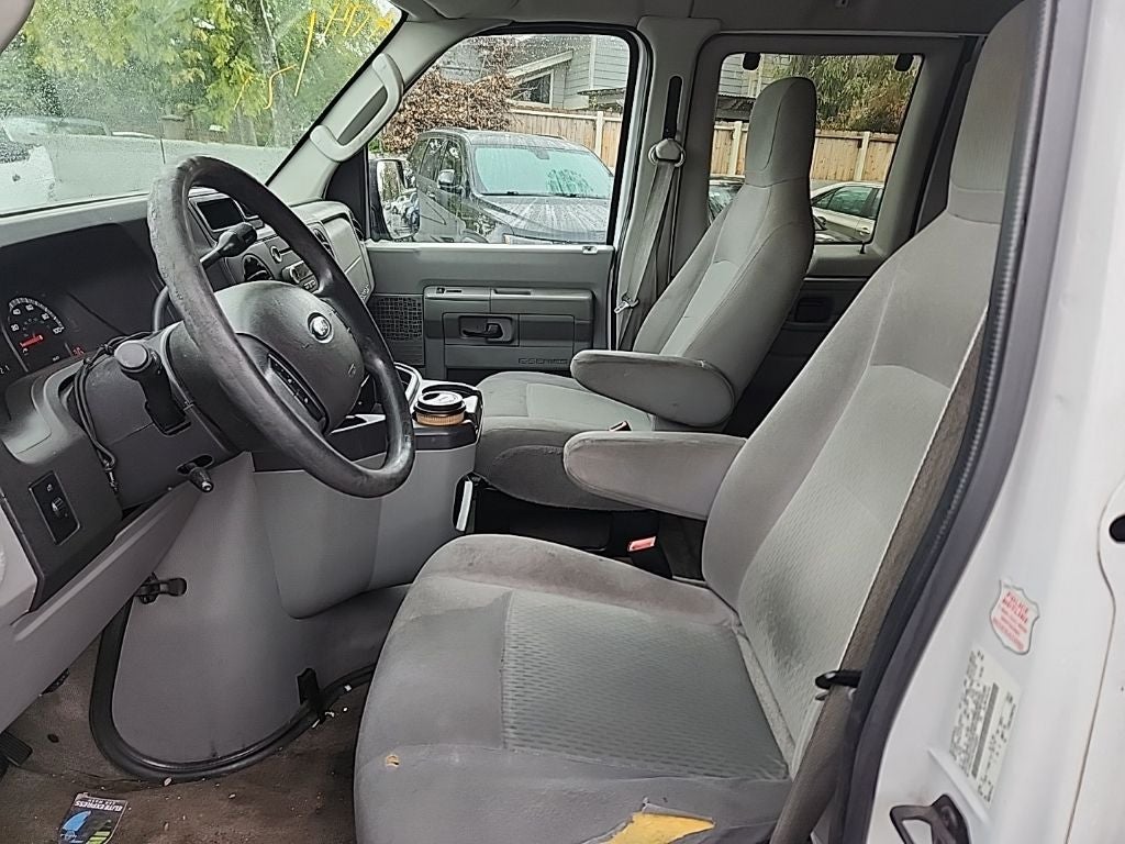 2013 Ford E-350SD XLT