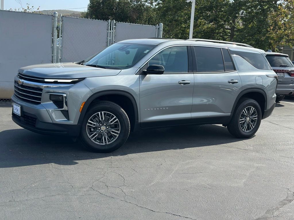 2026 Chevrolet Traverse FWD LT's photo