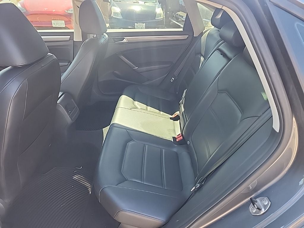 2018 Volkswagen Passat 2.0T R-Line