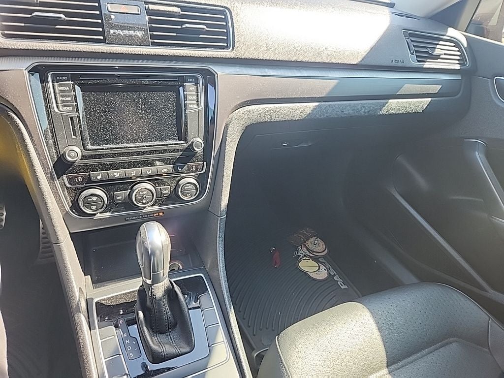 2018 Volkswagen Passat 2.0T R-Line