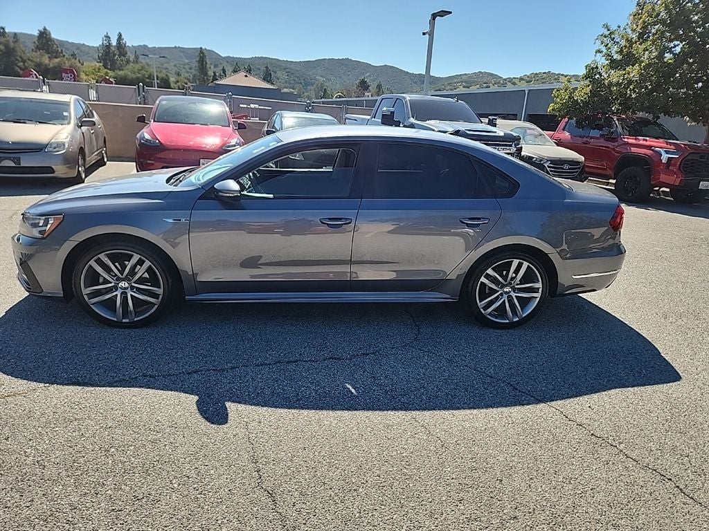 2018 Volkswagen Passat 2.0T R-Line
