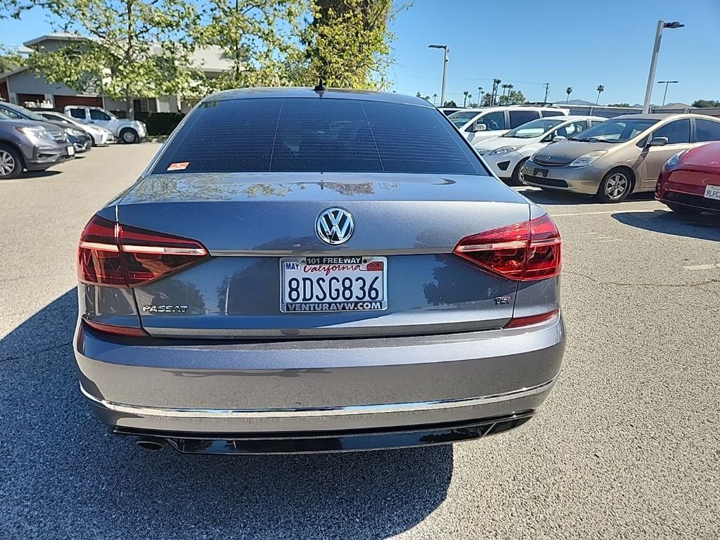 2018 Volkswagen Passat 2.0T R-Line