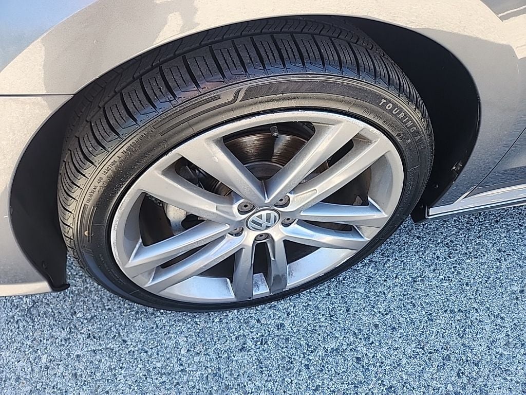 2018 Volkswagen Passat 2.0T R-Line