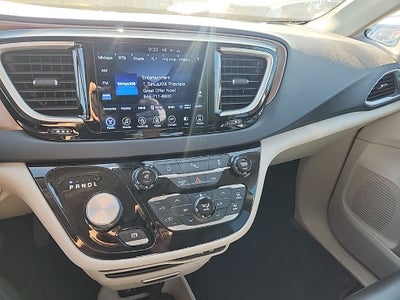 2017 Chrysler Pacifica Touring L