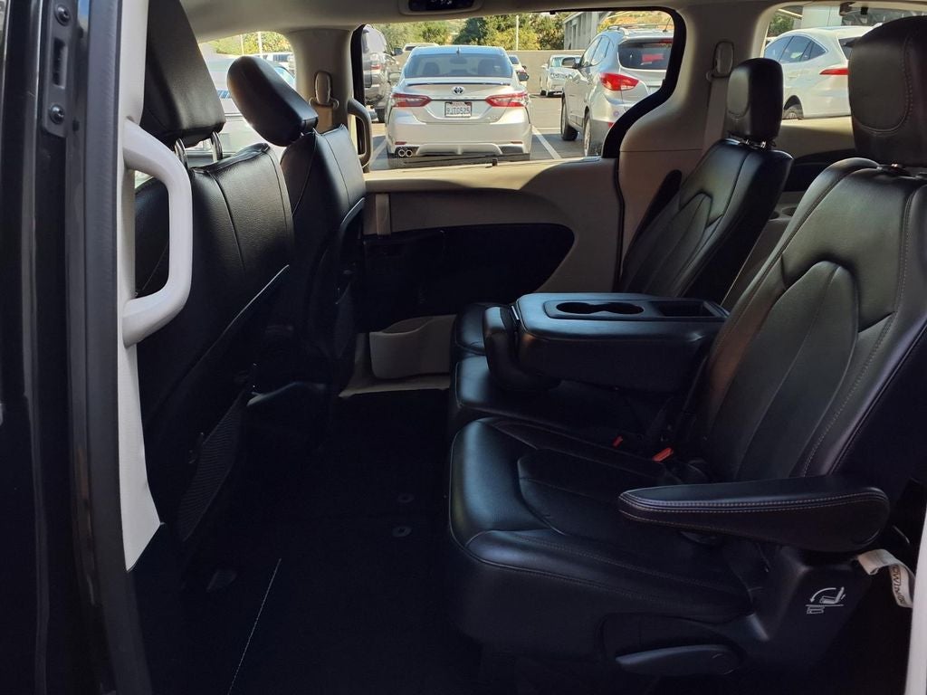 2017 Chrysler Pacifica Touring L