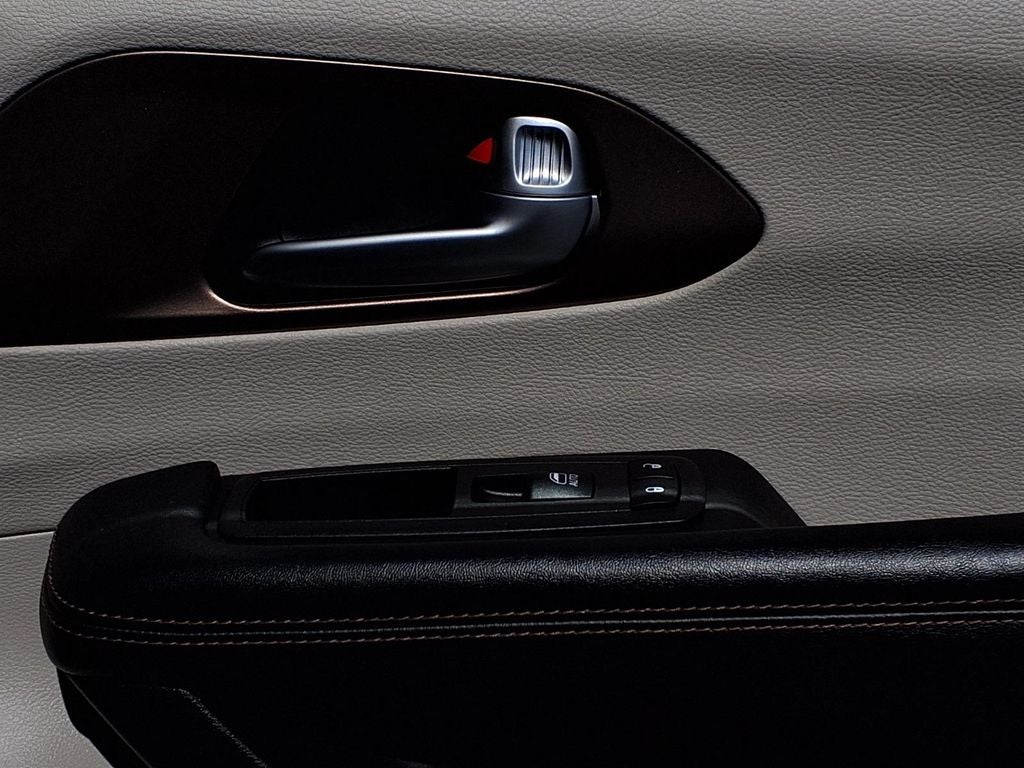 2017 Chrysler Pacifica Touring L