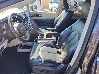 2017 Chrysler Pacifica Touring L Plus