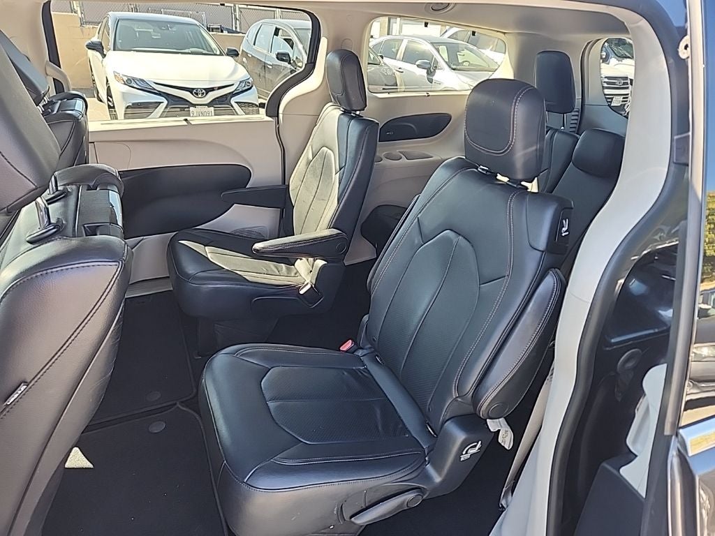 2017 Chrysler Pacifica Touring L Plus