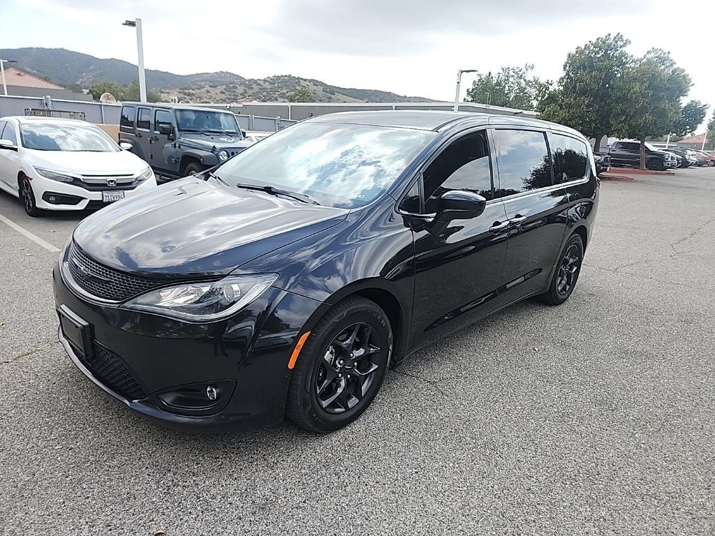 2019 Chrysler Pacifica Touring Plus's photo