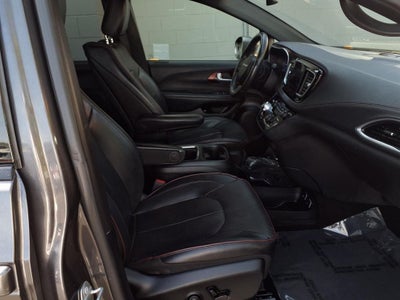 2020 Chrysler Pacifica Hybrid Limited