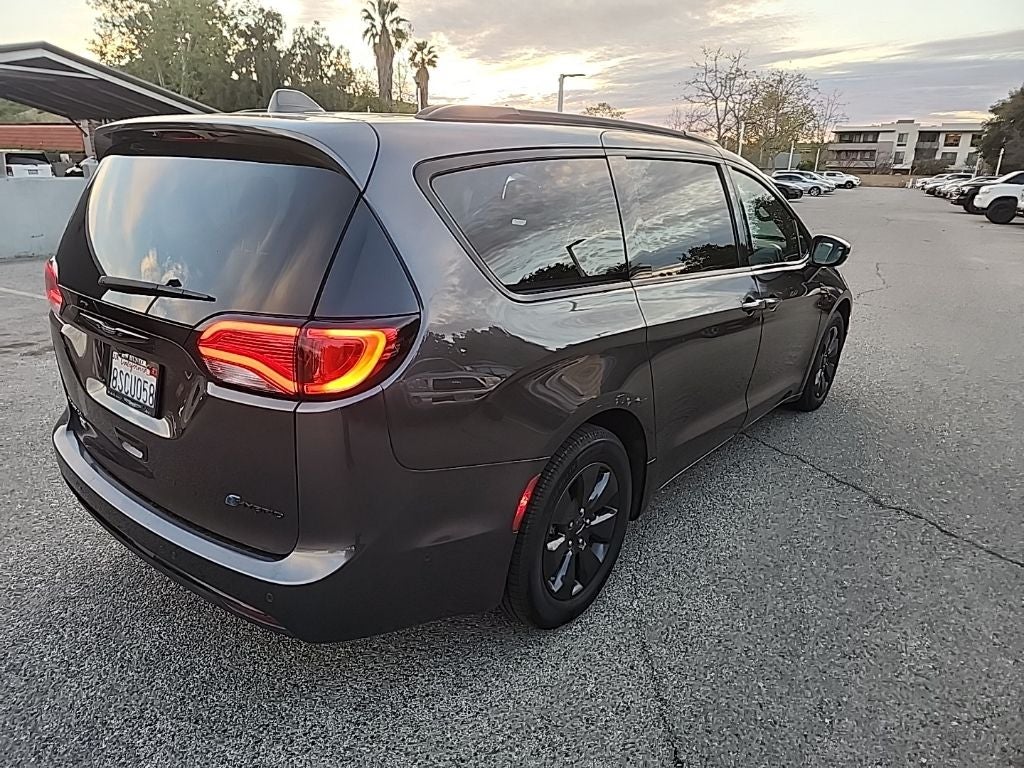 2020 Chrysler Pacifica Hybrid Limited