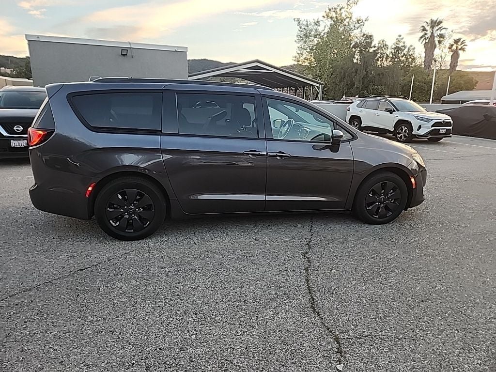 2020 Chrysler Pacifica Hybrid Limited