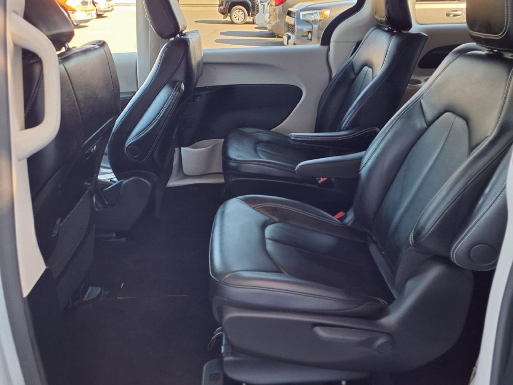 2024 Chrysler Pacifica Hybrid Select