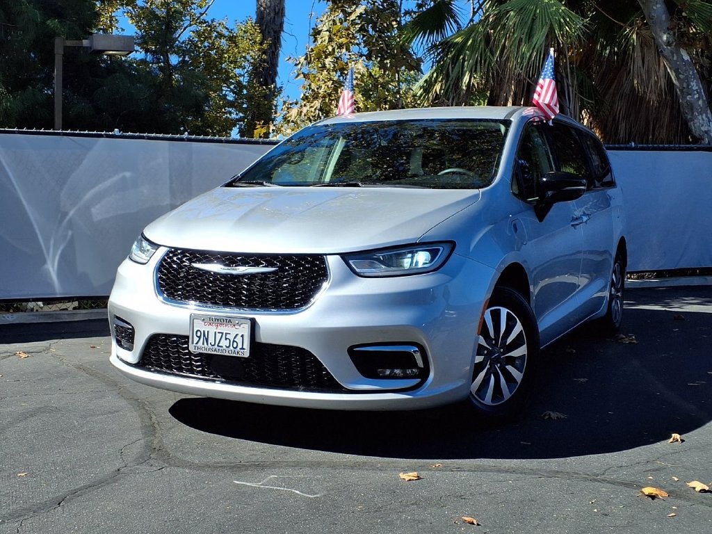 2024 Chrysler Pacifica Hybrid Select