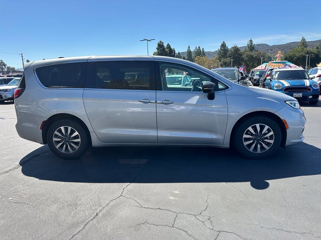 2024 Chrysler Pacifica Hybrid Select