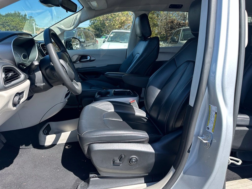 2024 Chrysler Pacifica Hybrid Select