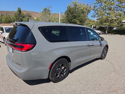 2022 Chrysler Pacifica Hybrid Limited