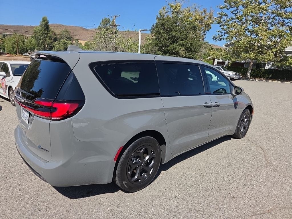 2022 Chrysler Pacifica Hybrid Limited