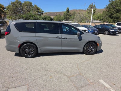 2022 Chrysler Pacifica Hybrid Limited
