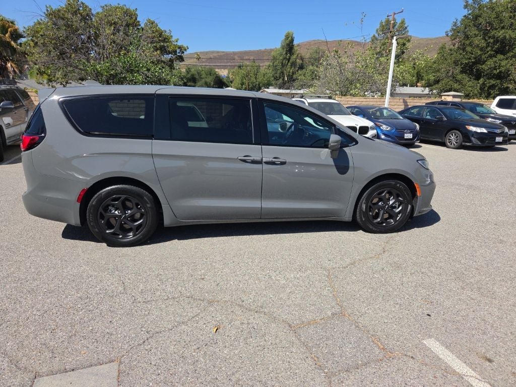2022 Chrysler Pacifica Hybrid Limited