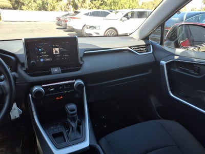 2025 Toyota RAV4 LE