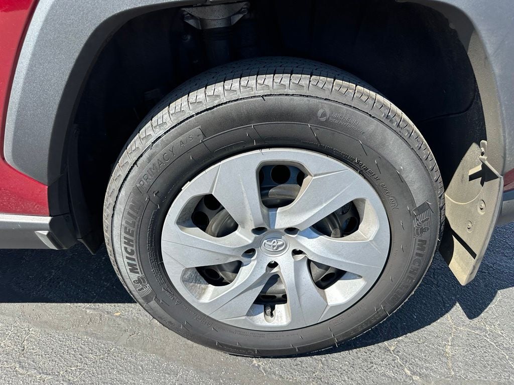 2025 Toyota RAV4 LE