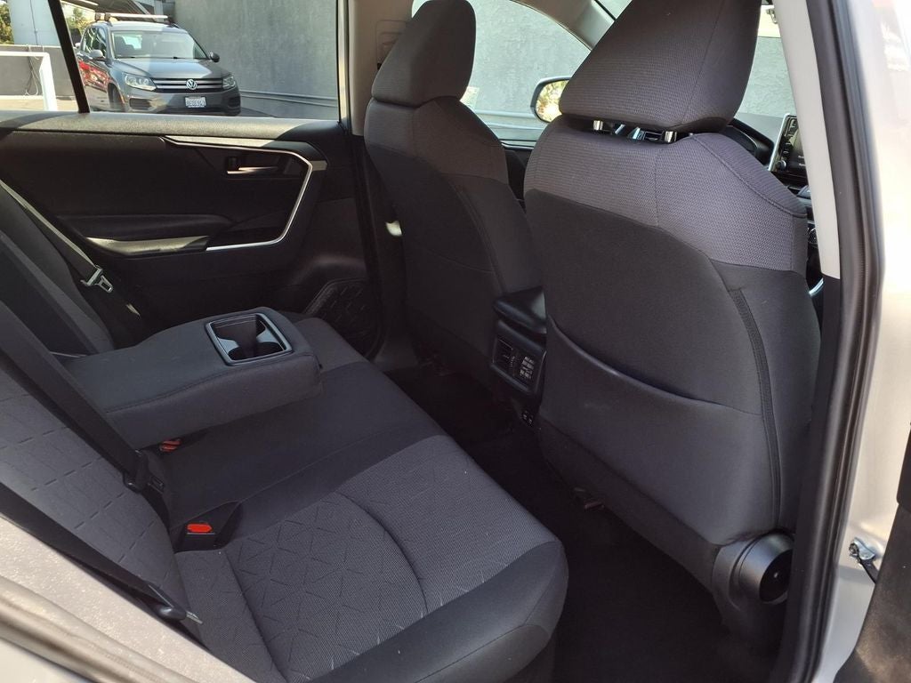 2019 Toyota RAV4 Hybrid XLE