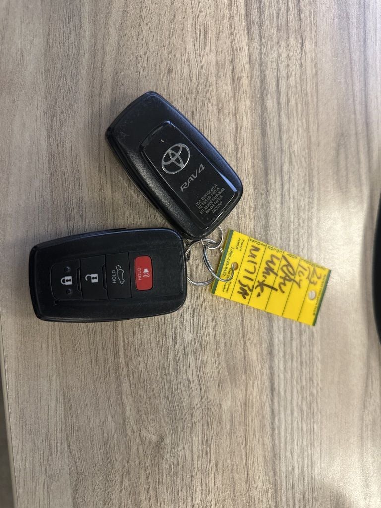 2023 Toyota RAV4 XLE