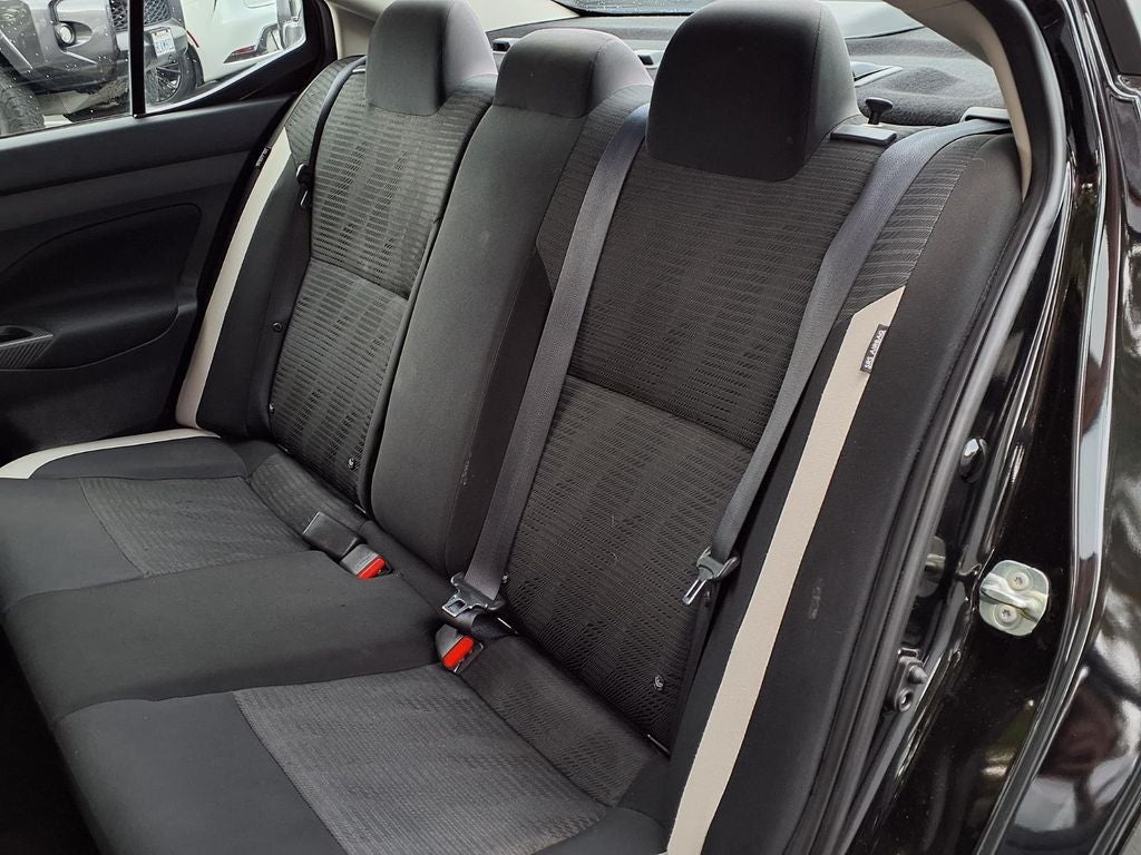 2021 Nissan Versa 1.6 SV