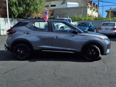 2021 Nissan Kicks SR