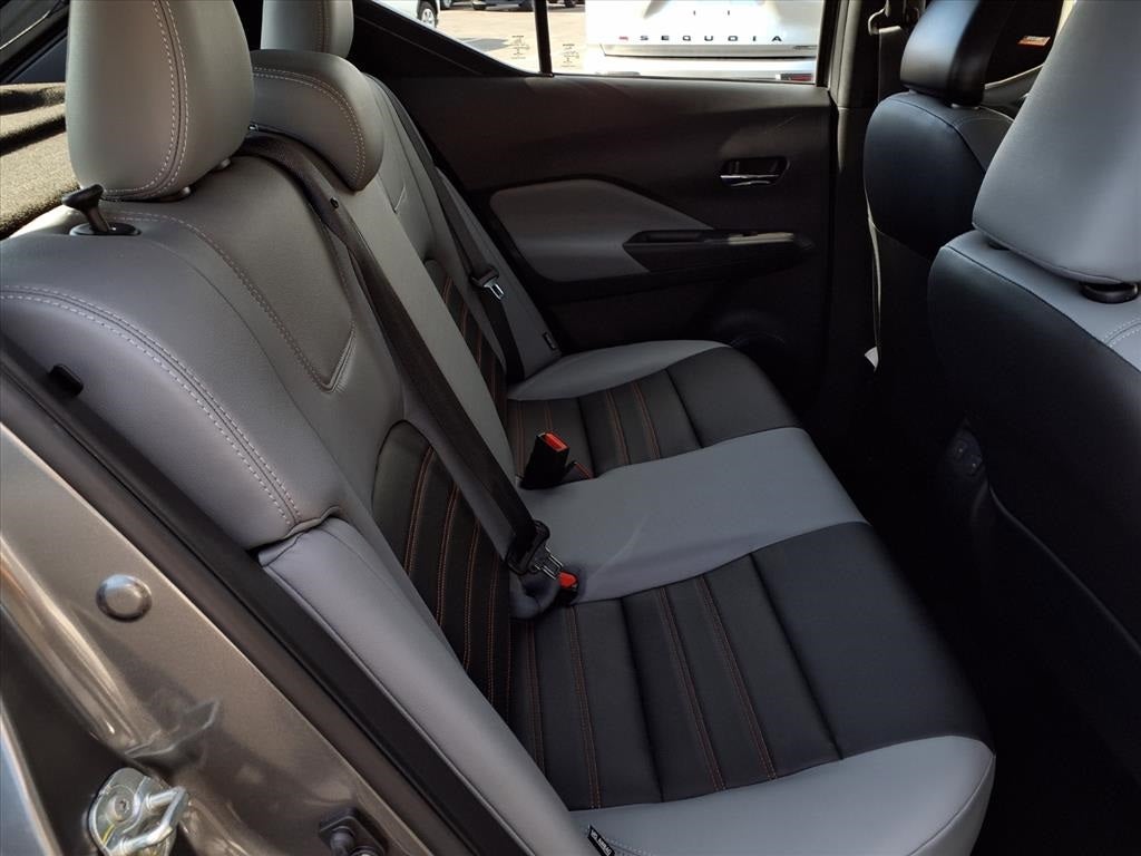 2021 Nissan Kicks SR