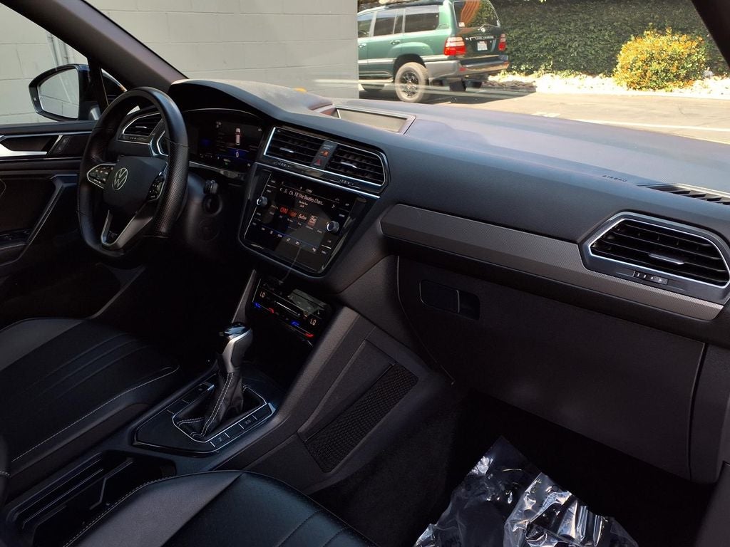 2023 Volkswagen Tiguan 2.0T SE R-Line Black
