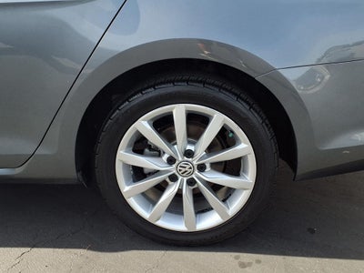 2015 Volkswagen Golf SportWagen SE