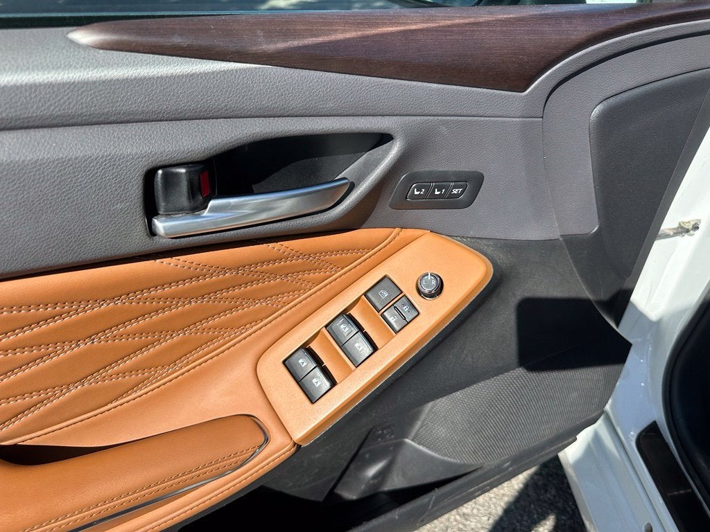 2019 Toyota Avalon Hybrid Limited