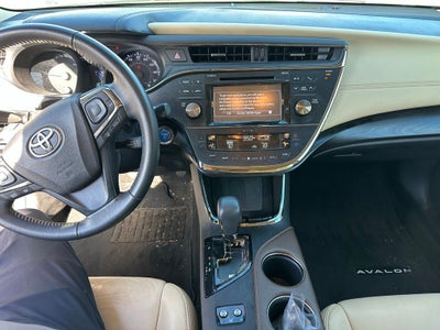 2017 Toyota Avalon Hybrid XLE Premium