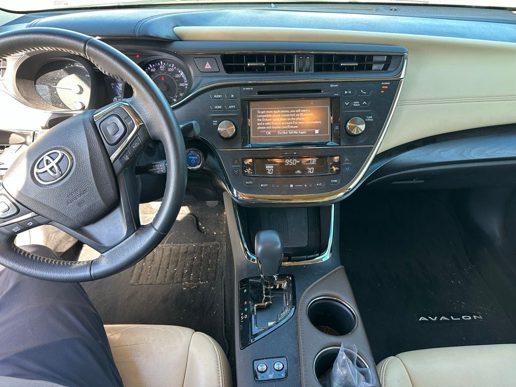 2017 Toyota Avalon Hybrid XLE Premium