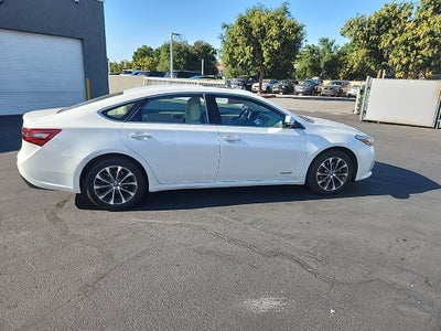 2017 Toyota Avalon Hybrid XLE Premium