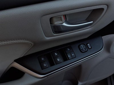 2017 Toyota Camry Hybrid XLE