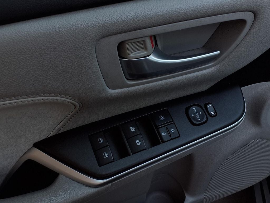 2017 Toyota Camry Hybrid XLE