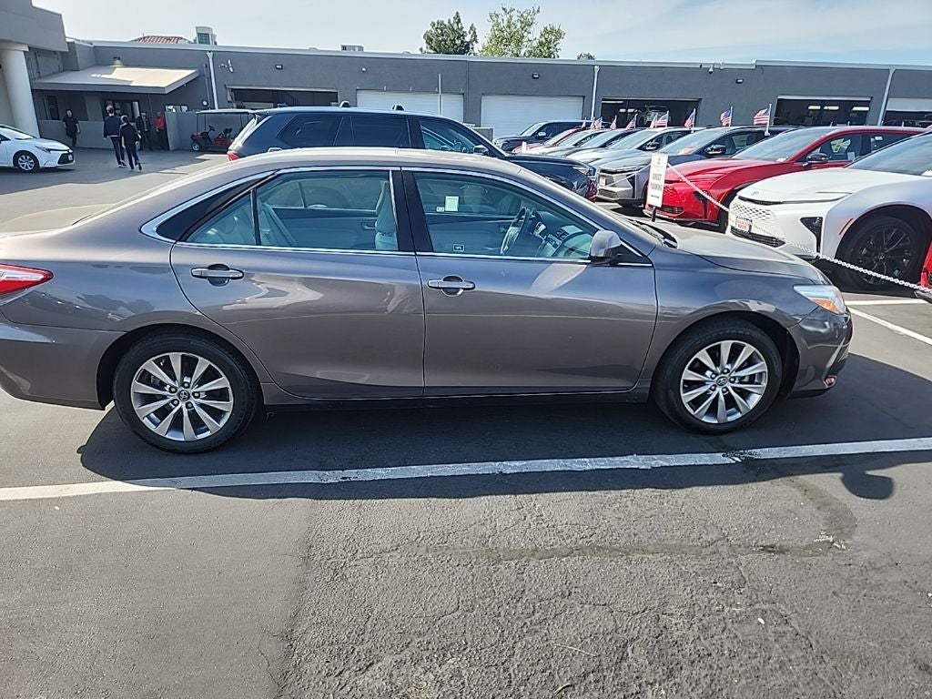 2017 Toyota Camry Hybrid XLE