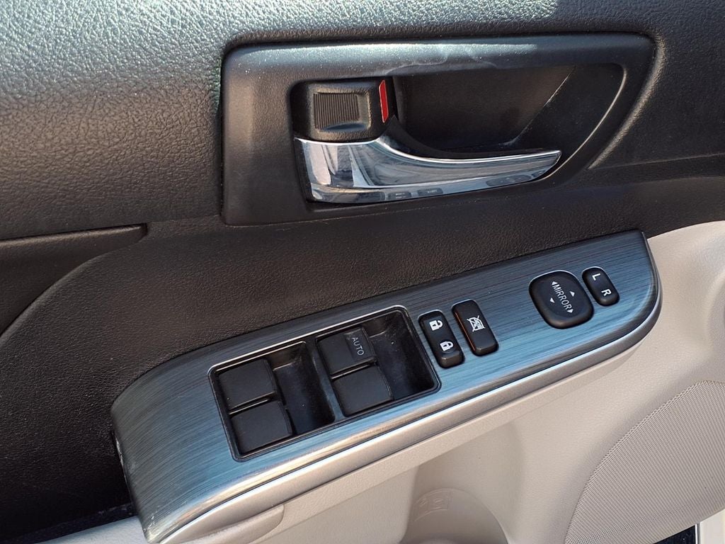 2013 Toyota Camry Hybrid LE