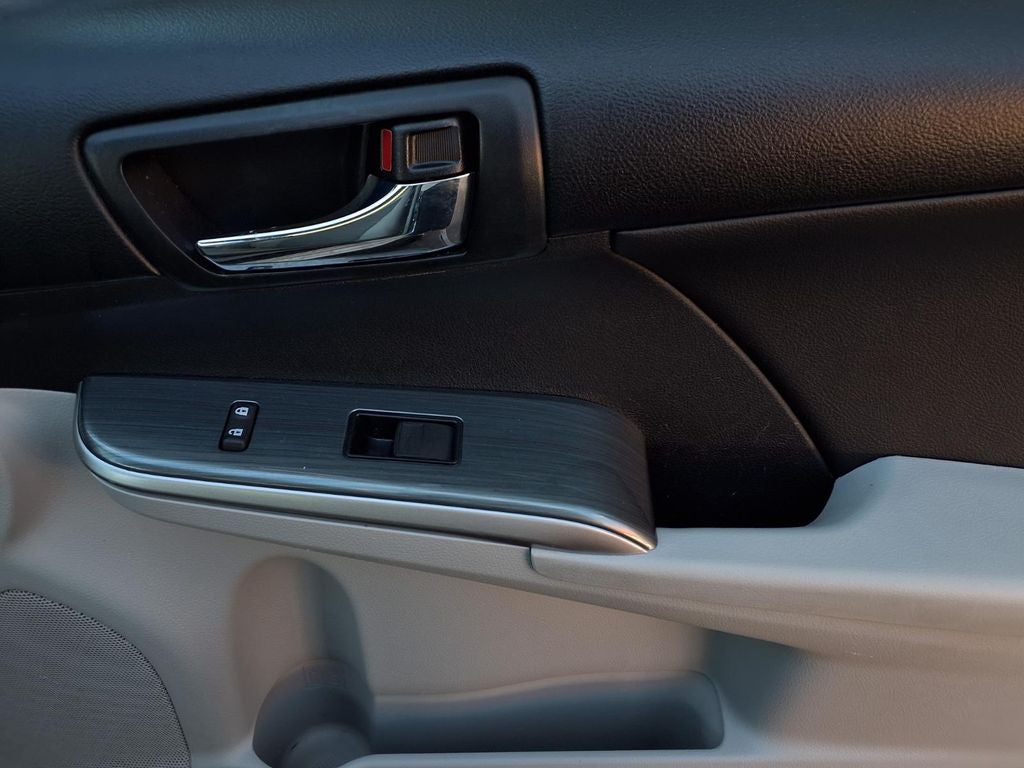 2013 Toyota Camry Hybrid LE