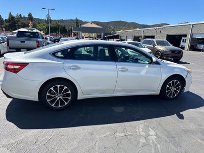 2018 Toyota Avalon XLE