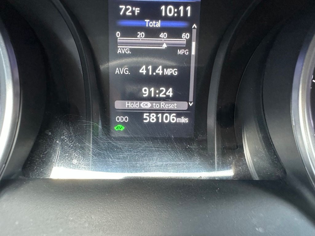 2022 Toyota Camry Hybrid LE
