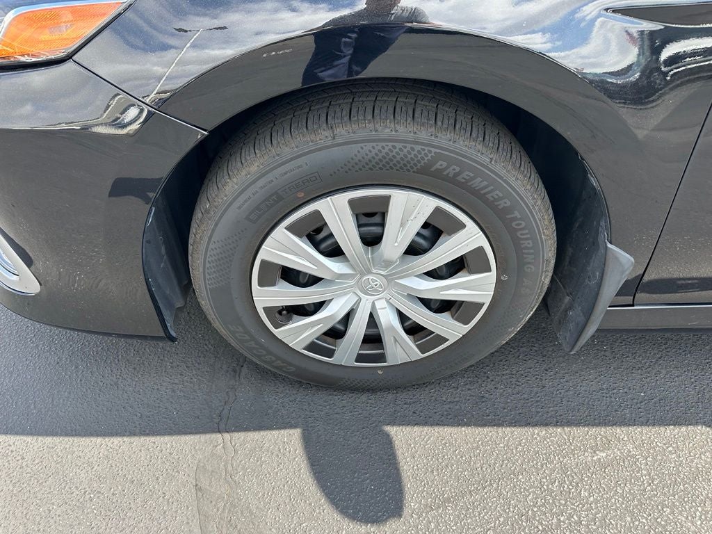 2022 Toyota Camry Hybrid LE